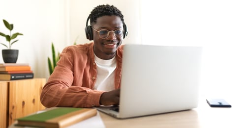 college student taking online lessons